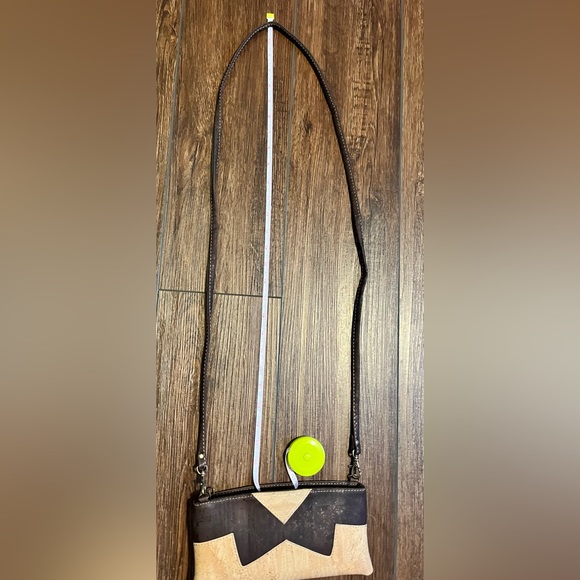 Cork crossbody. Brown & tan. - Picture 8 of 11